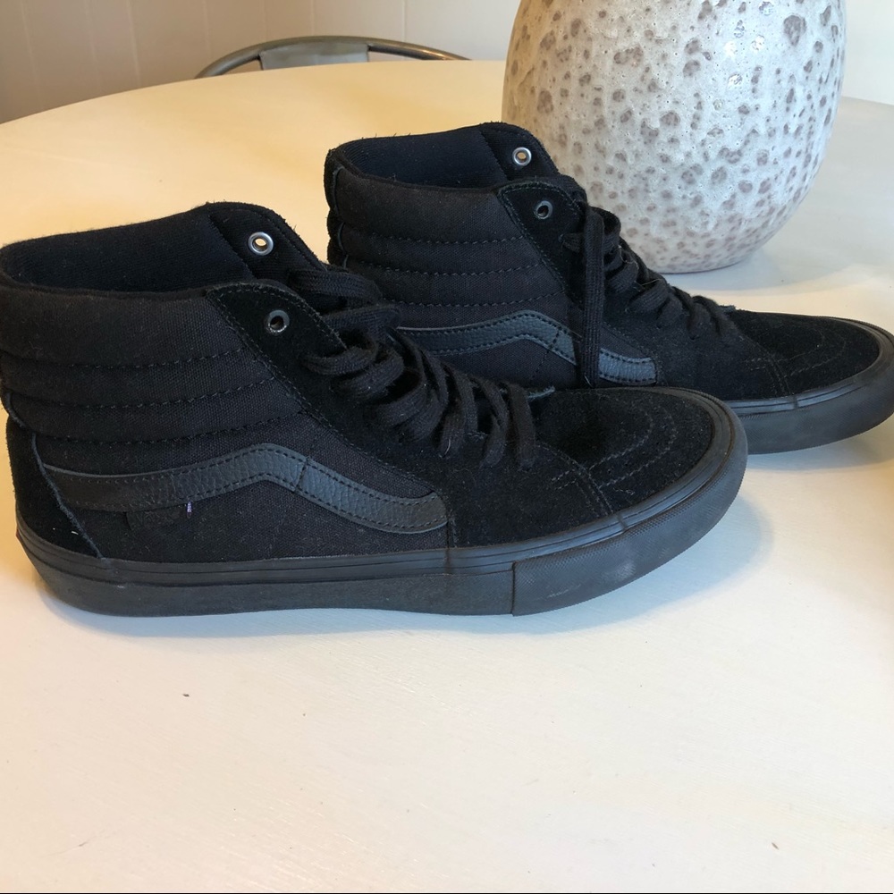 All black Vans